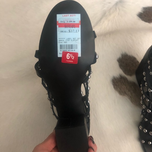 Steve Madden studded Sandal - Picture 4 of 4